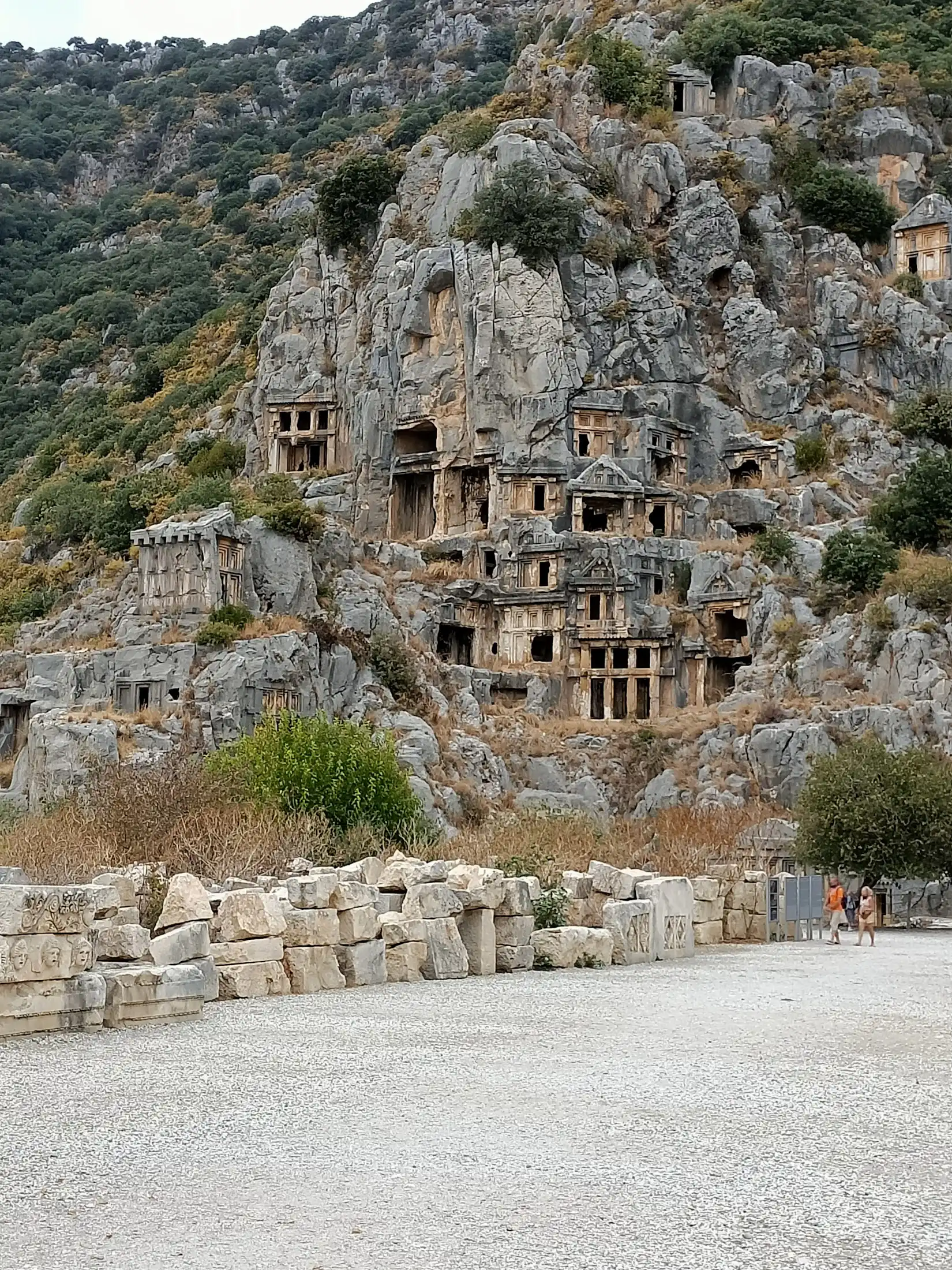 Mum Işığında Yemekler: Üzümlü'de Romantizm İçin Nerede Yemek Yemeli
