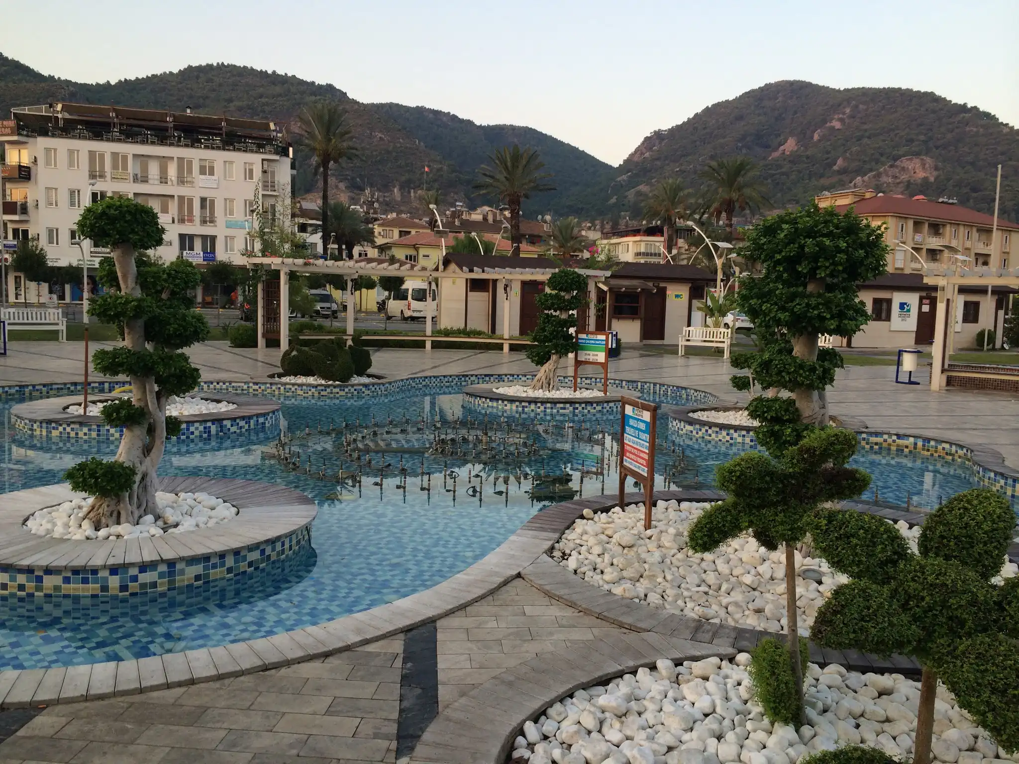 Fethiye'de Bir Aile Tatili Planlamak: Neden Bir Villa En İyisidir?
