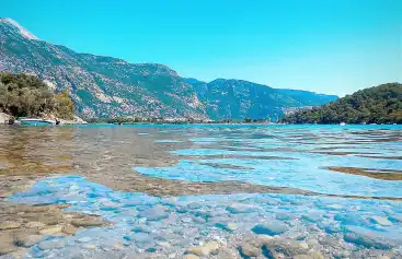 Mavi Lagünü Keşfetmek: Bir Villa Konuk Kılavuzu