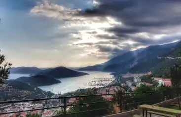 Kalkan'da Grup Kaçakları İçin En İyi Villalar