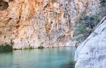 Kalkan'da Seyahat Ederken Çevrimiçi Olarak Güvende Kalmak