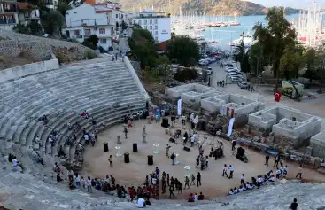 Çalış' ta Kalırken Yerel Festivallere Katılmak
