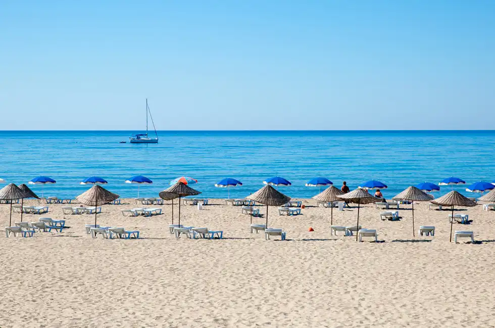 Kalkan Plajlarını Keşfetmek: Villa Konukları İçin Bir Rehber