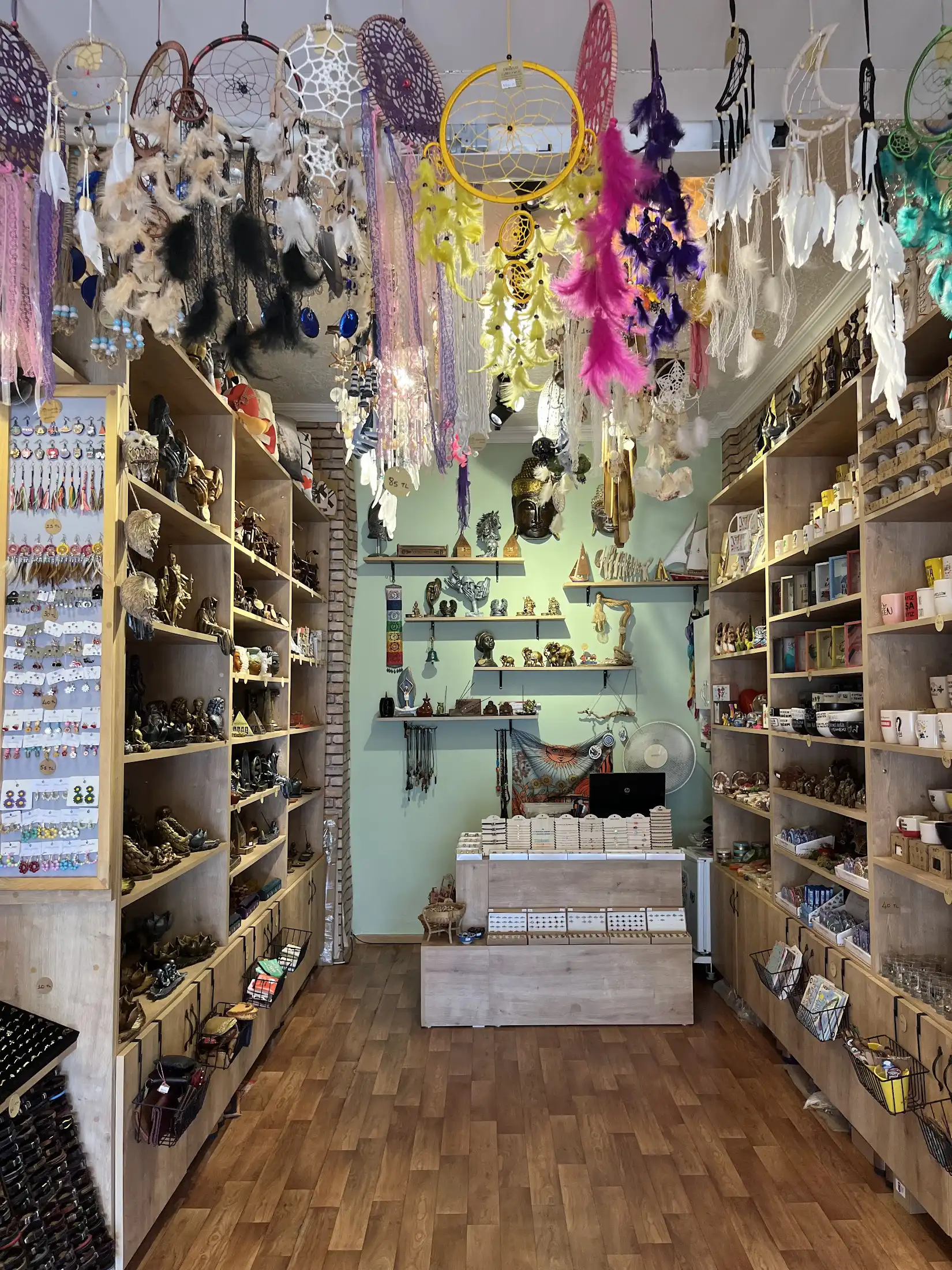 Geleneksel El Sanatları: İslamlar'da Hediyelik Eşya Alışverişi