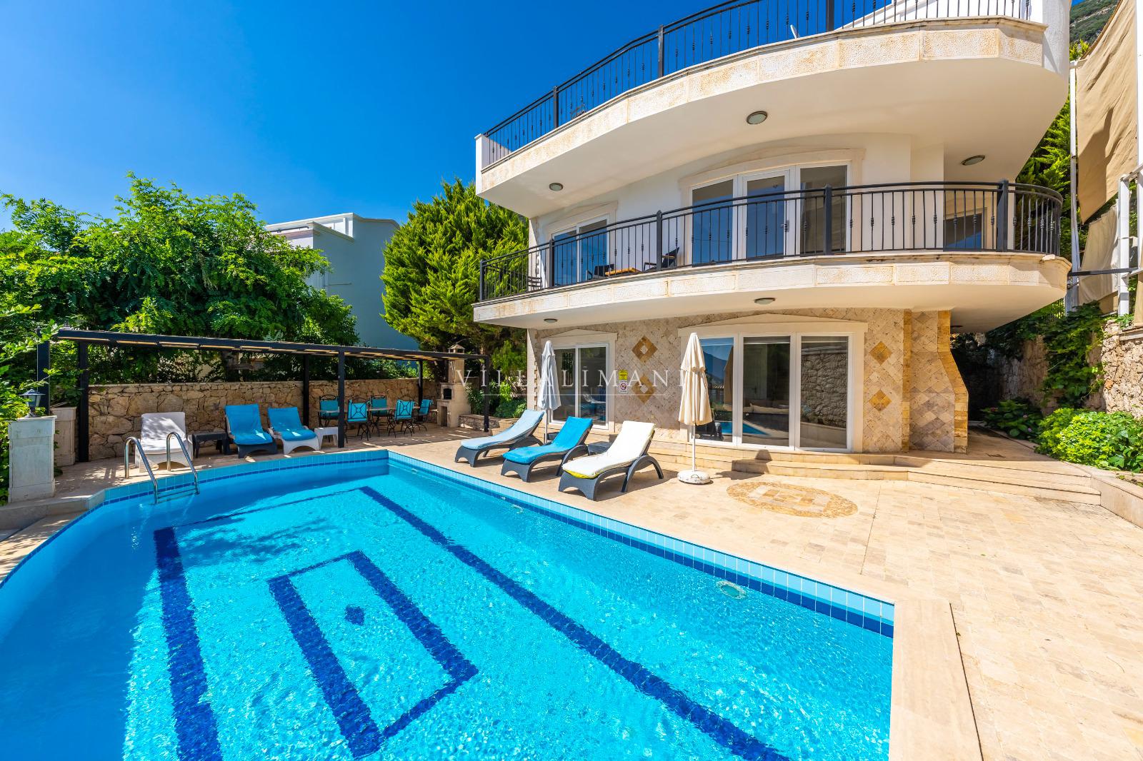 Villa Sarnis